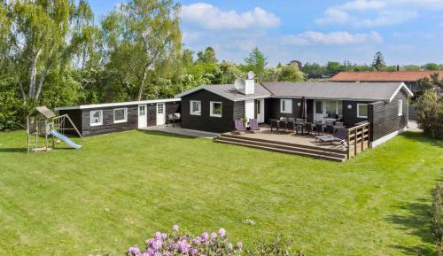 Six-Bedroom Holiday Home