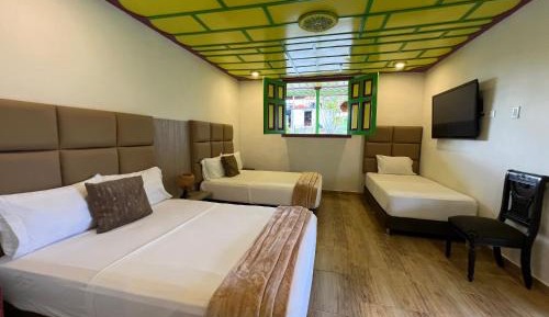 Family Room with Garden View