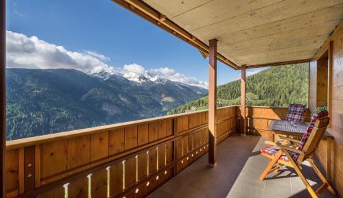 Superior One-Bedroom Apartment with Balcony