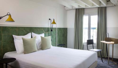 Signature Room