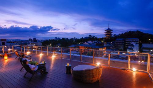 Suite Room with Private Bathroom-Temple View