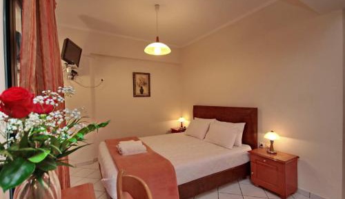 Deluxe Double Room with Side Sea View