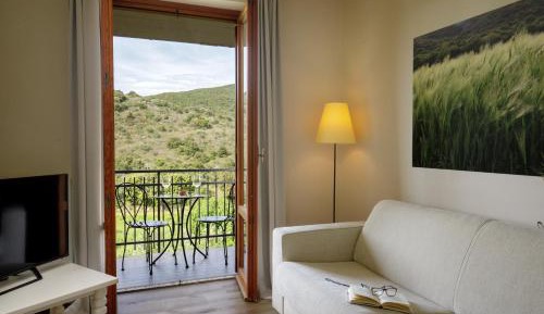 Superior Double or Twin Room with Hills View