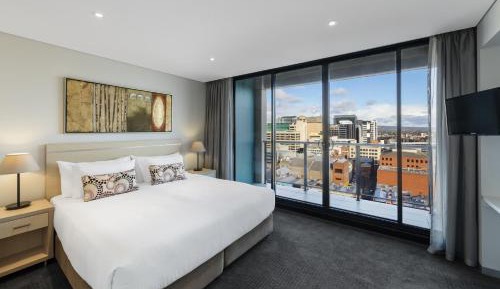 Deluxe Two-Bedroom Apartment