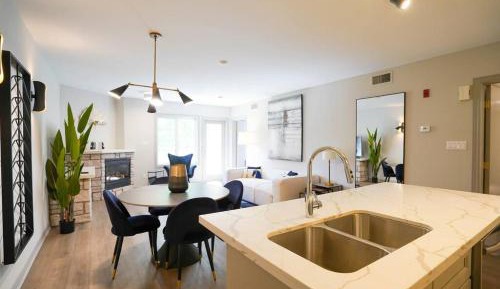 One-Bedroom Apartment with Balcony