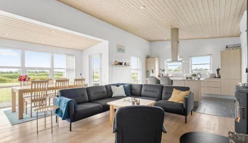 Three-Bedroom Holiday Home 