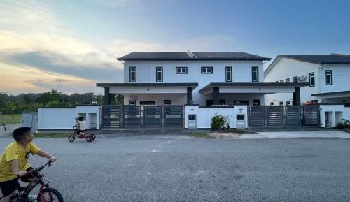 Four-Bedroom Holiday Home