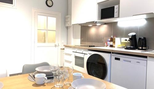 One-Bedroom Deluxe Apartment
