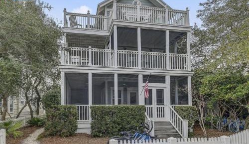 Four-Bedroom Holiday Home