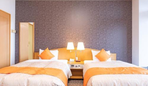 Modern Twin Room with Tatami Area - Non-Smoking