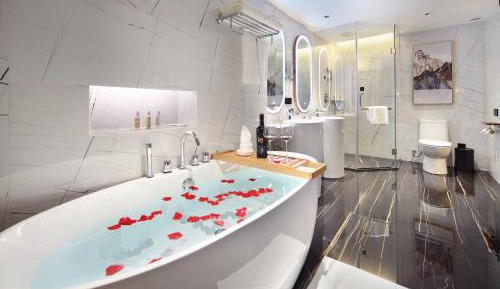 Deluxe Double Room with Bath