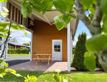 Bungalow with Patio