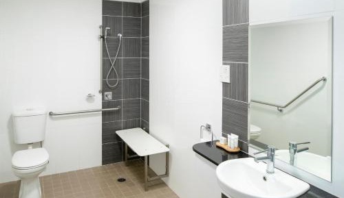 Accessible Superior Room with One King Bed