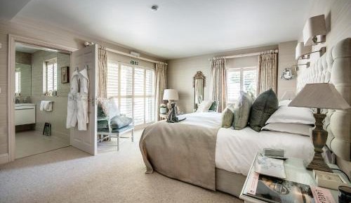 Lake House Classic Room