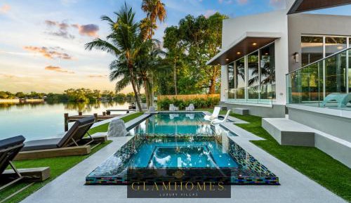 Deluxe Villa