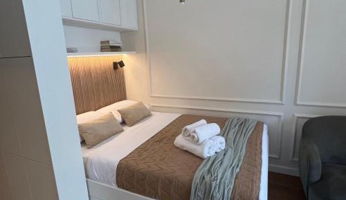 Studio Apartment with Balcony