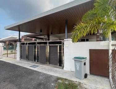 Six-Bedroom House