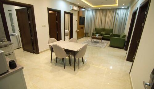 Three-Bedroom Deluxe Apartment
