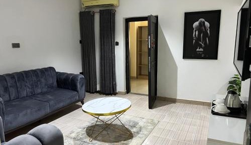Classic One-Bedroom Apartment with King Bed