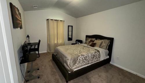 Standard Queen Room