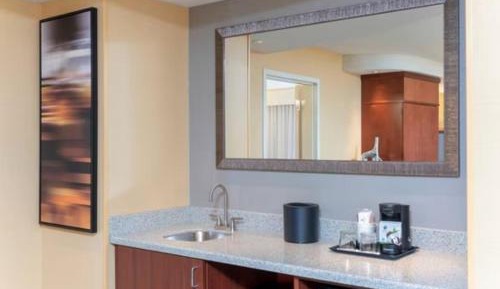 One-Bedroom King Suite with Sofa Bed - Hearing Accessible