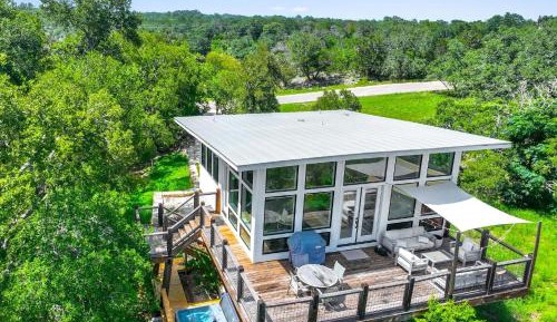 One-Bedroom Holiday Home
