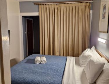 Quadruple Room with Private Bathroom