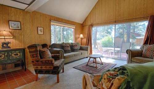 One-Bedroom Holiday Home