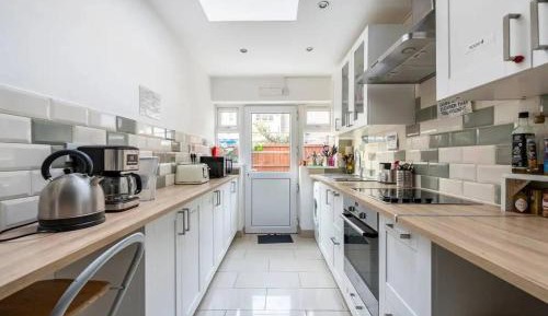 Single Room with Shared Shower and Toilet