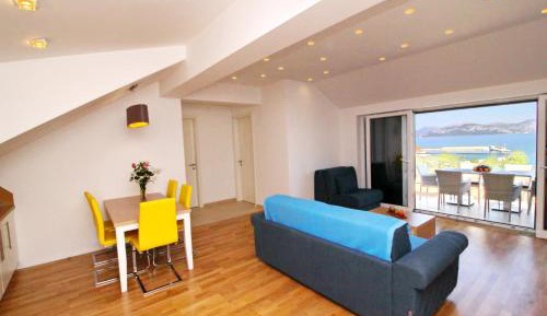 Three Bedroom Apartment with Terrace