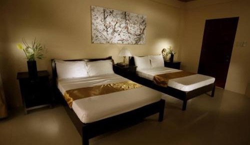 Deluxe Family Suite