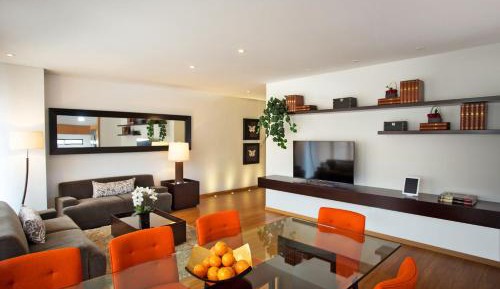 Luxury Three-Bedroom Apartment