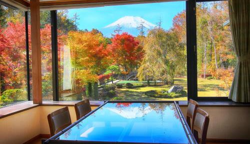 Suite with Mountain View