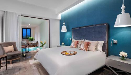 Two Bedroom Suite + Cirque du Soleil LUDÕ Show and Dinner Experience
