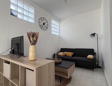 Superior One-Bedroom Apartment