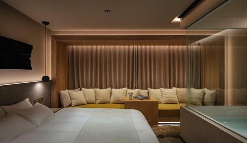 Deluxe Double Room with Bath