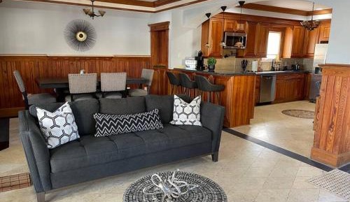 Five-Bedroom Apartment