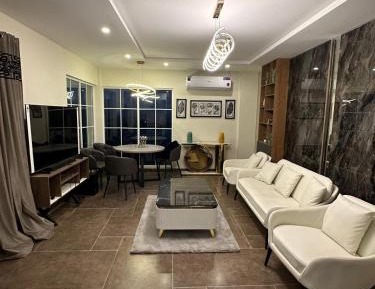 Family Two-Bedroom Apartment with View