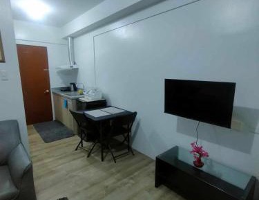 Studio Apartment with One Double Bed