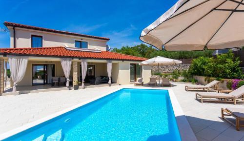 Villa with Sea View