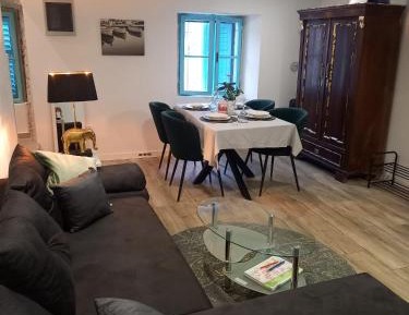 Studio Apartment with King Bed