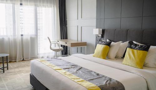 Deluxe Room (Free Return Airport Transfer & 10% discount on Food & Beverage)
