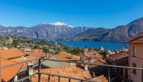 Apartment with Lake View