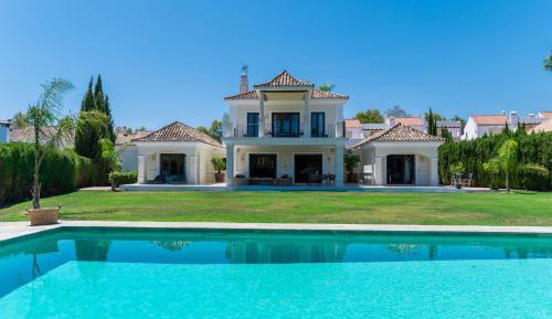 Villa with Garden View