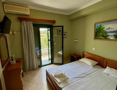 Quadruple Room with Terrace