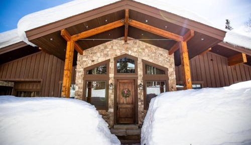 Four-Bedroom Holiday Home