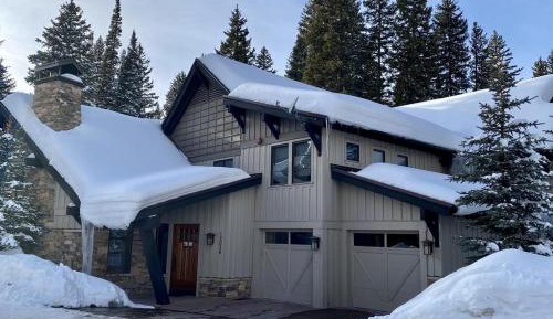 Six-Bedroom Holiday Home