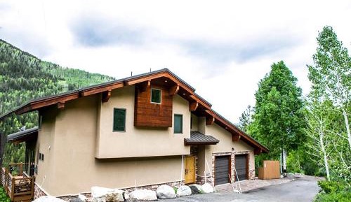 Four-Bedroom Holiday Home