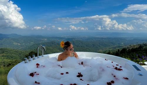 Suite with Hot Tub