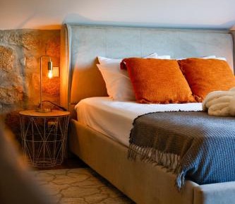 Suite with Mountain View